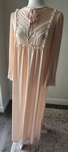 Stunning Vtg GOSSARD ARTEMIS Peach Nylon & Ruffles Nightgown Size Small