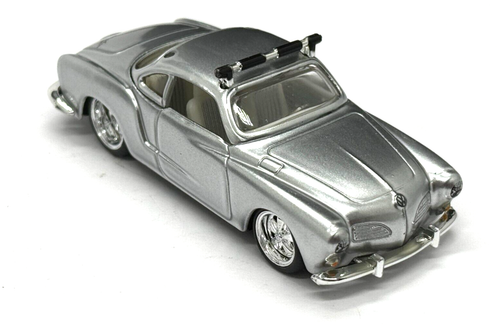 Volkswagen Karmann Ghia 1959 cupé onda 1 suelto escala 1:64 VDub$ - Imagen 4 de 7
