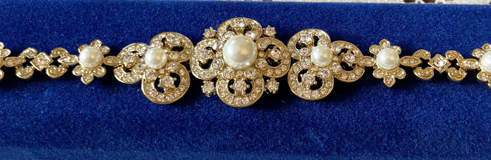JBK Camrose&Kross BRACELET in Box JACKIE KENNEDY Gold Tone Faux Pearls 7” - 8”