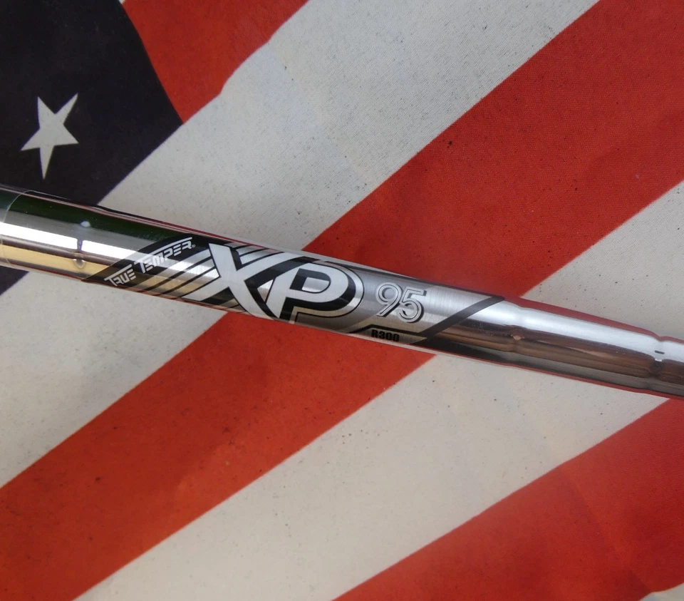 Brand NEW in Plastic Callaway Rogue ST Max 5 Iron XP 95 R-300 Regular Flex Steel - Image 4 of 4