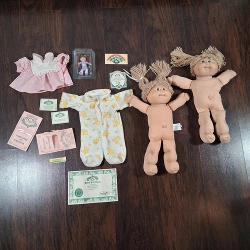2 Cabbage Patch Kids Dolls 1982 Blonde Hair Green Eyes Birth Certificates Cloths