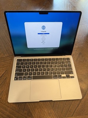 Apple MacBook Air M2 A2681 13.6'' Laptop 8GB RAM 2560x1664 SSD Silver 2022