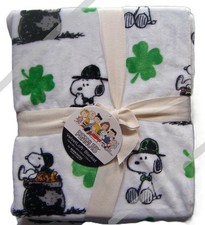 PEANUTS SNOOPY Berkshire St Patrick's Day Velvetsoft Throw Blanket 60x90 NEW
