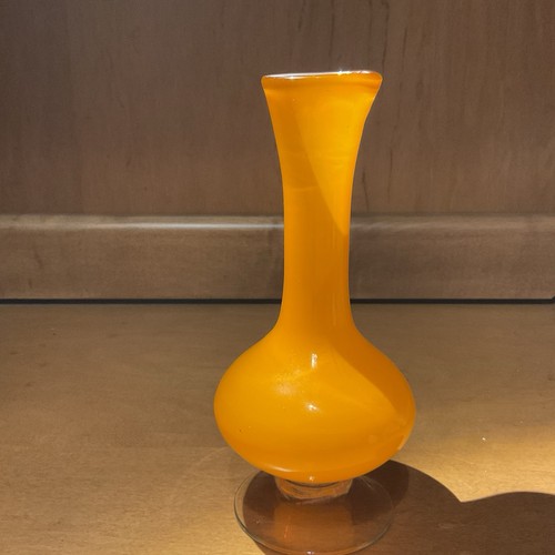 Orange Cased Glass Vase 6-3/4" Tall - Afbeelding 3 van 6