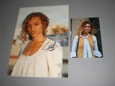 Izzy Bizu White Tiger signed signiert autograph Autogramm auf 20x28 Foto in per.