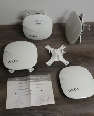 HP Aruba IAP-305-RW  Set von 4 mit Befestigung Access Point Gebraucht