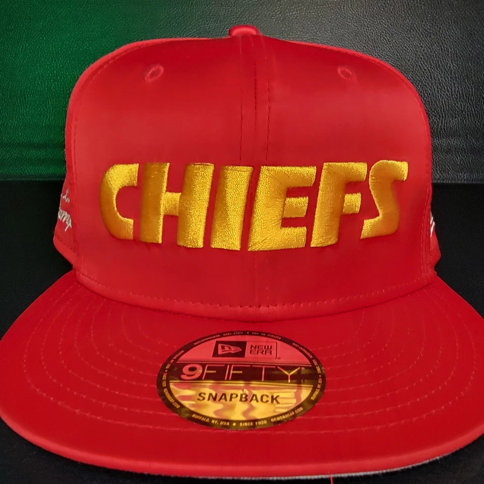 Gorra gorra ajustable con parche lateral New Era 9FIFTY de Kansas City Chiefs SUPERBOWL Foto 2 de 4