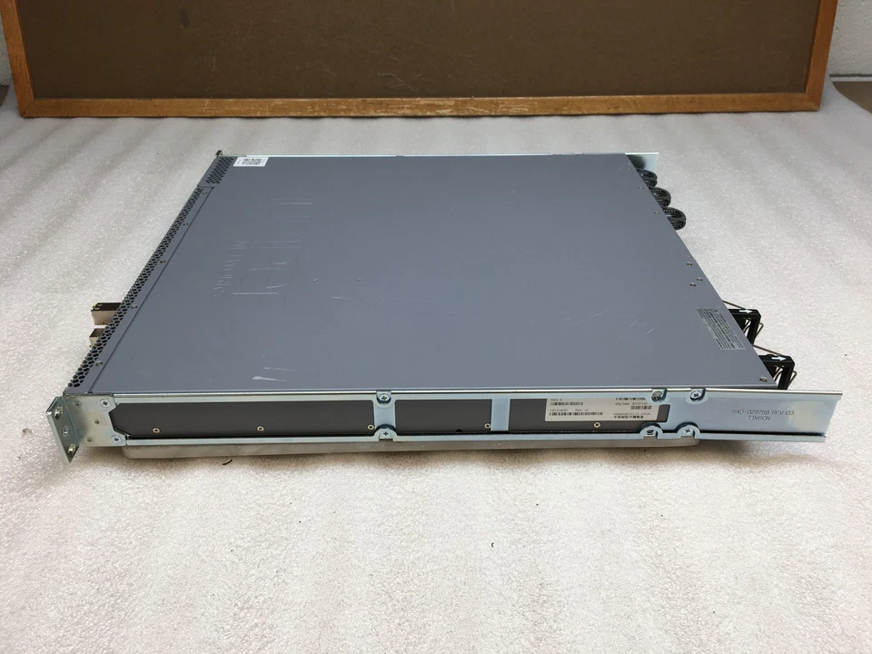 Juniper Networks EX4550-32F-DC-AFO 32-Port 1/10G Converged Switch w/Dual PSU - Image 4 of 4