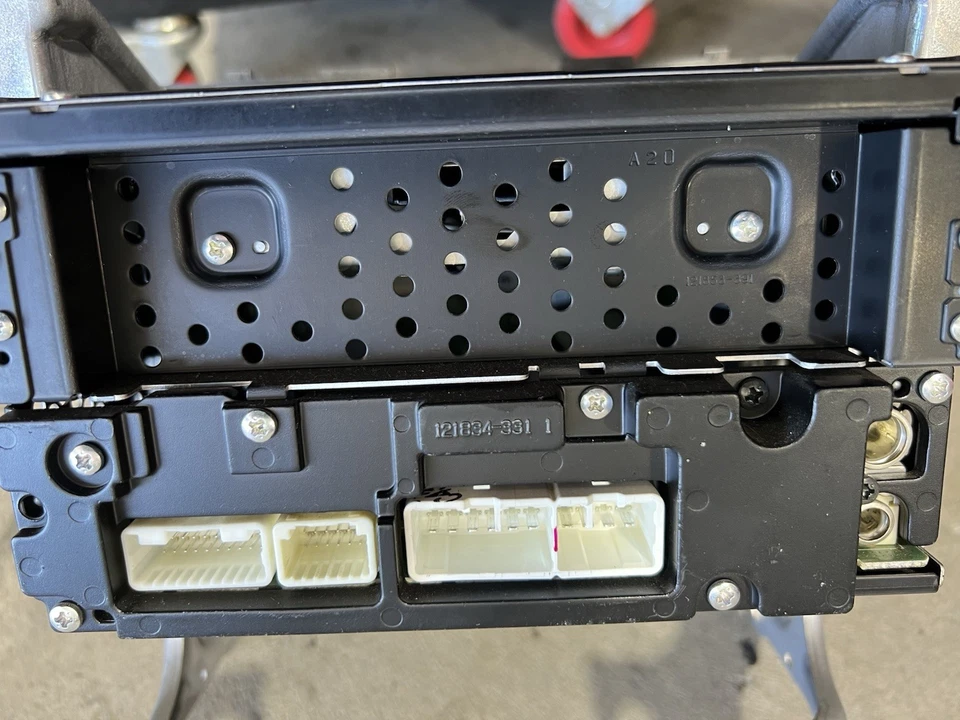 2010 Toyota Camry Oem Stereo - Image 4 of 4