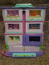 Pixel Chix Roomies House (Faulty) MATTEL 2000 With 1 Figure 