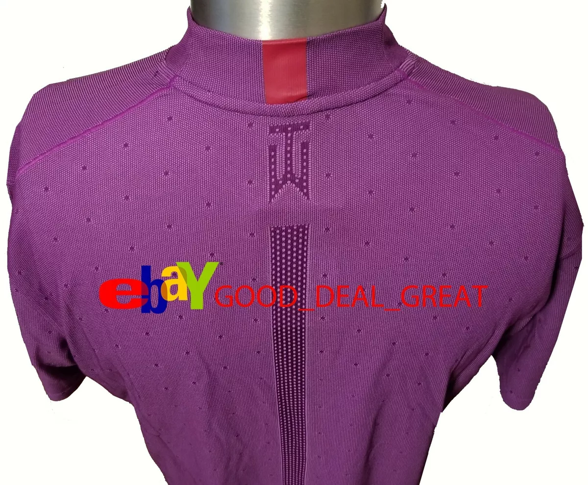 Tiger woods store mock collar