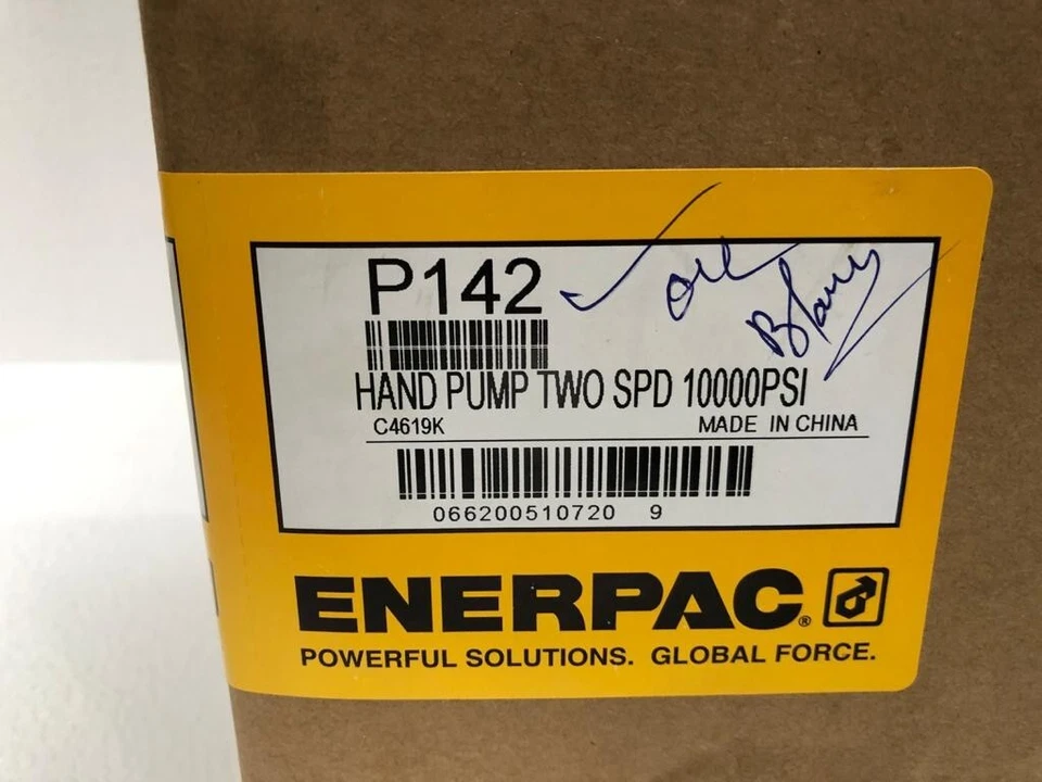 Bomba manual hidráulica de dos velocidades Enerpac P142 700 bar/10.000 PSI Foto 2 de 3