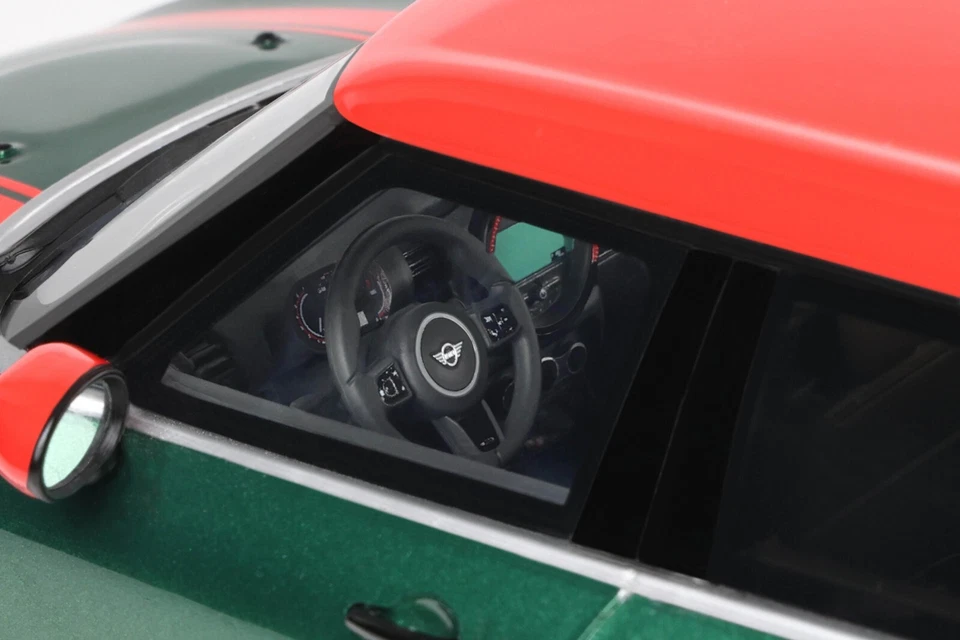 OTTO OT1168 MINI CLUBMAN (F54) JCW BRITISH GREEN 2021 1/18 - Image 2 of 3