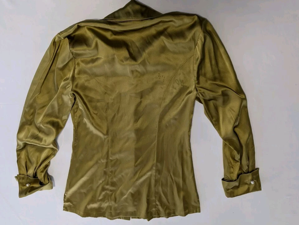 Blusa feminina Soft Surroundings tamanho XS manga longa seda botão para baixo dourada - Imagem 2 de 4