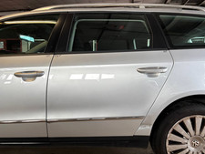 Tür hinten links VW Passat 3C REFLEXSILBER LA7W silber