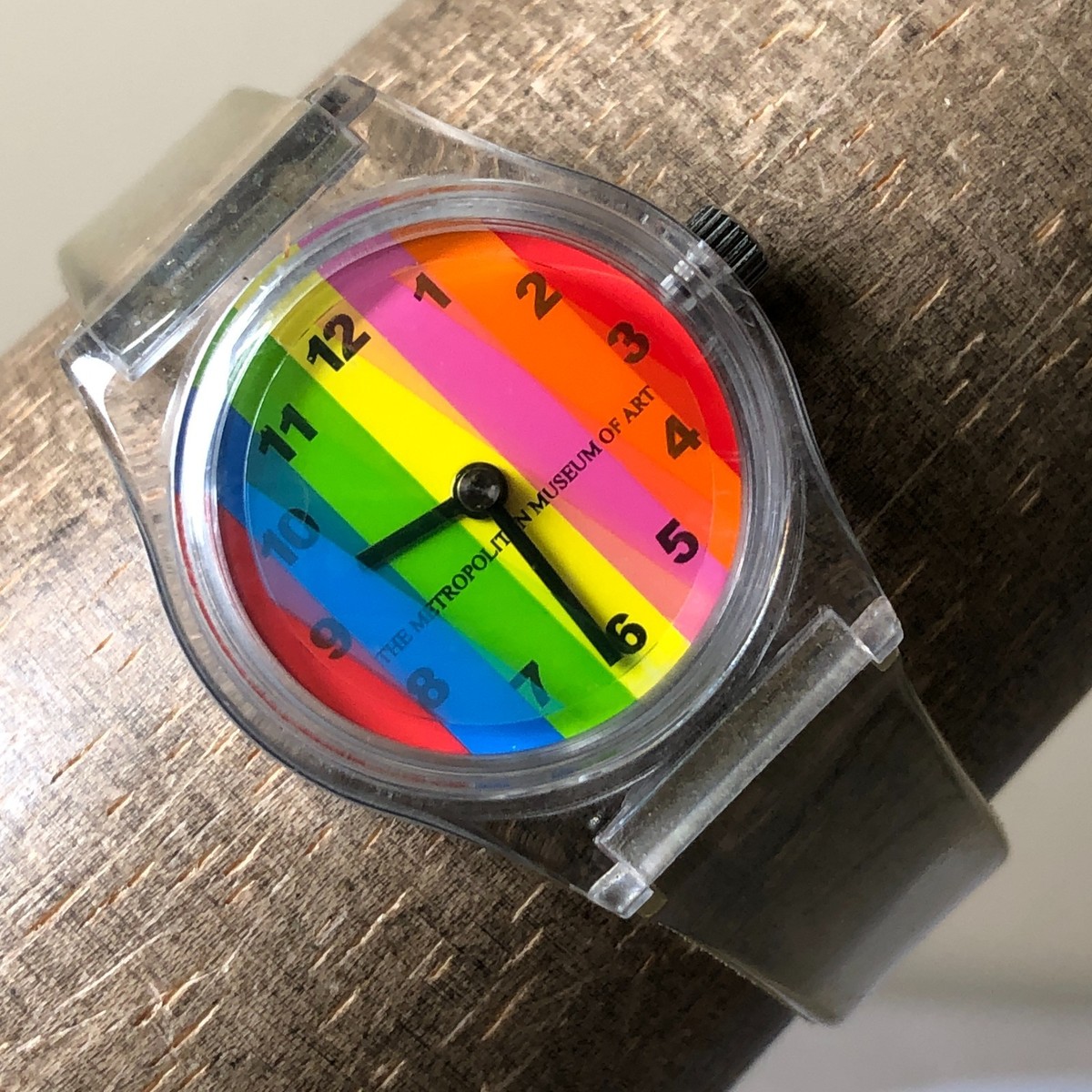 The Metropolitan Museum of Art Women Rainbow Dial Silicone  display picture 1