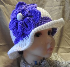 CAPPELLO BERRETTO BERRETTO FLAPPER BERRETTO VIOLA BIANCO BAMBINO PRIMAVERA SOLE UNCINETTO A MANO nuovo