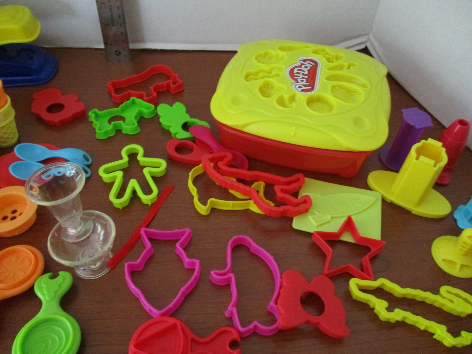 LARGE LOT of  PLAY-DOH MOLDS & ACCESSORIES