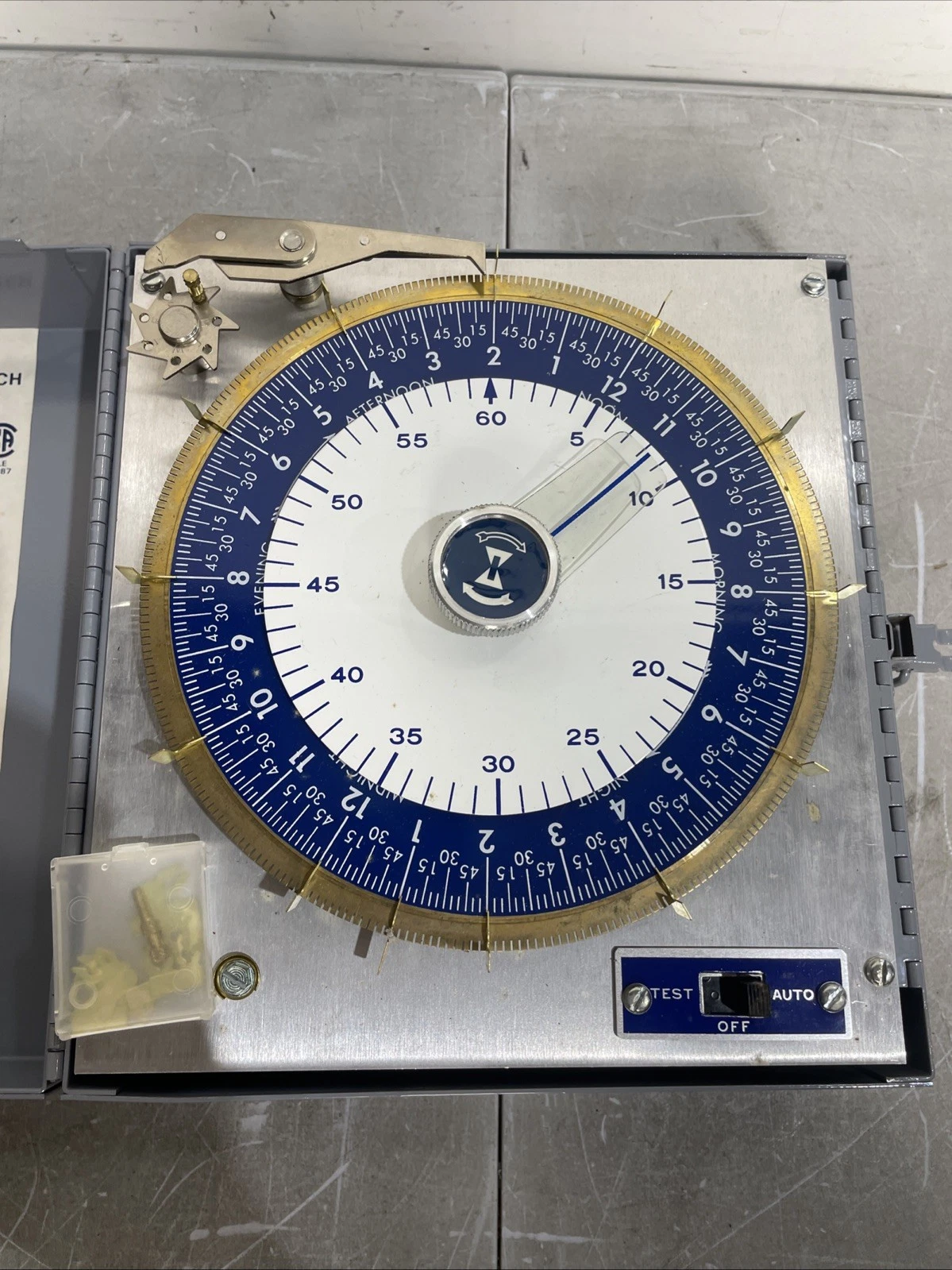 Intermatic Programmable Time Switch V47171 with day skipper, SPST,6 Amp 125Volt