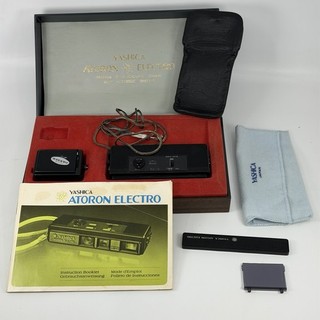 Yashica Atoron Elettrocamera e CUSTODIA con accessori pellicola e panno per la pulizia!
