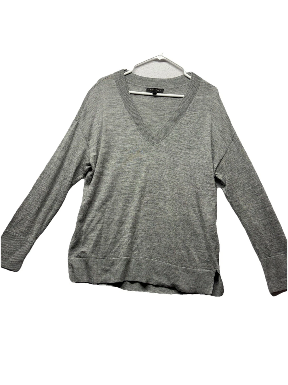 Banana Republic Jumper Mens Medium Gray 100% Merino Wool V Neck Knit