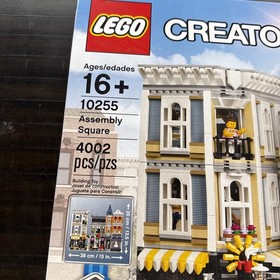 LEGO Creator Expert - Assembly Square - 10255 - Retired - New/Sealed in Box