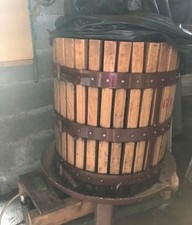 torchio per uva di colore marrone 60 cm. Usato pochissime volte.