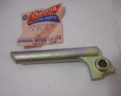 YAMAHA R5 FOOTREST FOOT PEG BAR STEP 278-27451-00-00 R5B DS7 R5C