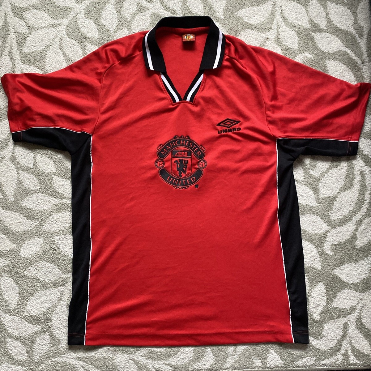 Vintage Manchester United FC Training Style T Shirt Umbro 90s Red - Main Image
