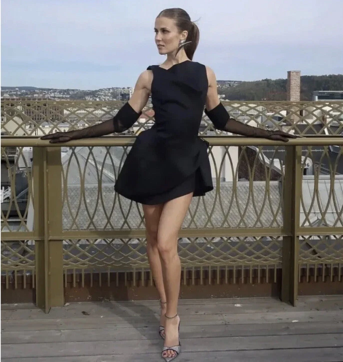 Mugler x H M Black Wool Mini Dress Structured Cocktail LBD Size