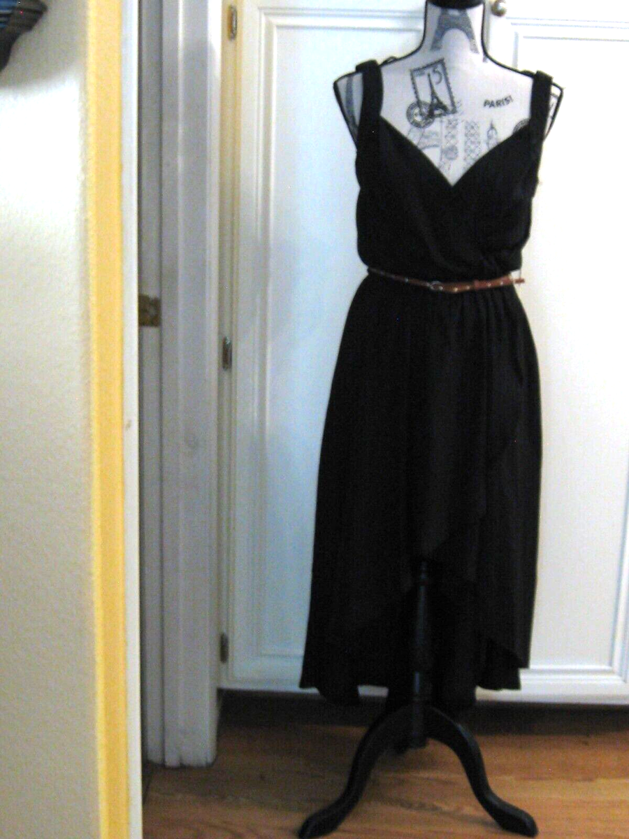 green emerald velvet dress Amazon.com: Black Cocktail Dress with Short Lace Sleeve Wedding Guest Semi  Formal Party Funeral A line Short Dresses Women Teen S : Clothing, Shoes &  Jewelry