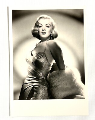 RARE MARILYN MONROE IN EVENING DRESS WITH FUR POSTCARD | eBay RARE MARILYN MONROE IN EVENING DRESS WITH FUR POSTCARD | eBay