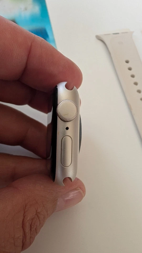 APPLE Watch SE 3 GPS 40 mm alluminio galassia Cinturino Sport galassia S/M, foto 4 di 5