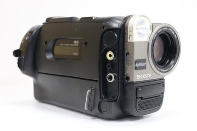 Sony Handycam CCD-TR280 Analog Camcorder / 8mm Camcorder / 8mm