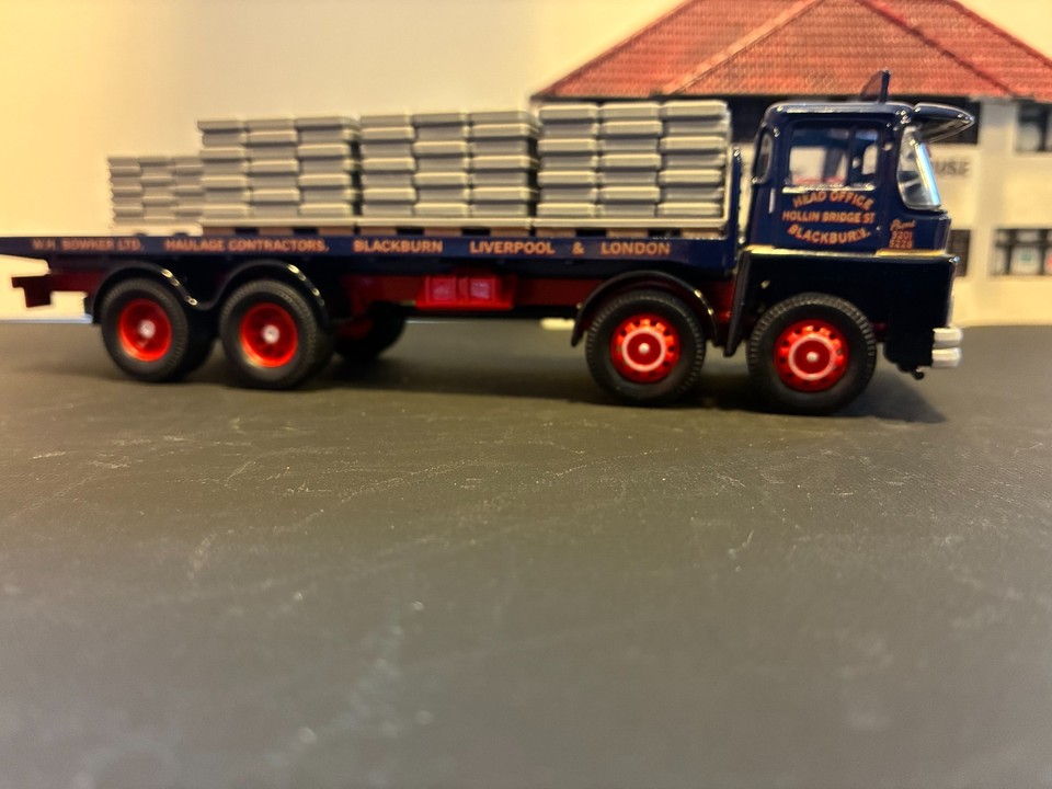 O Scale Pallets 1:50 scale pallet load of bags,