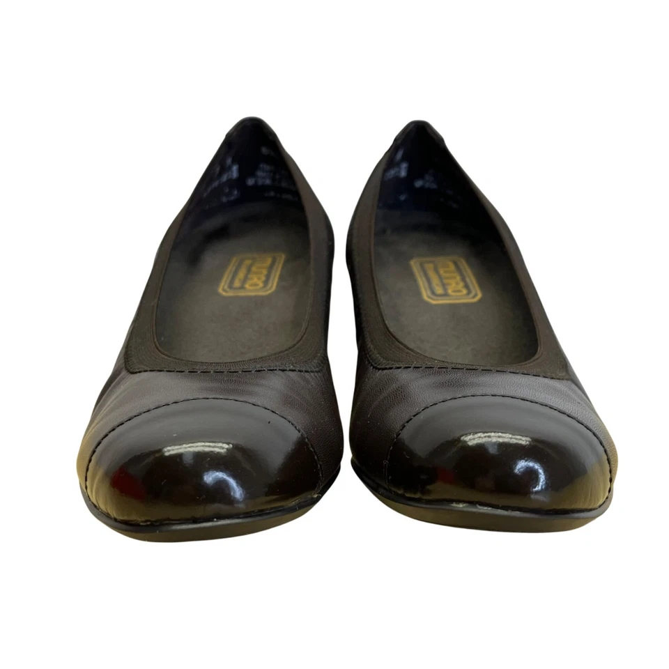 Zapatos de salón Munro American con acabado de charol marrón y puntera sin cordones talla 7M - Nuevos Foto 2 de 4