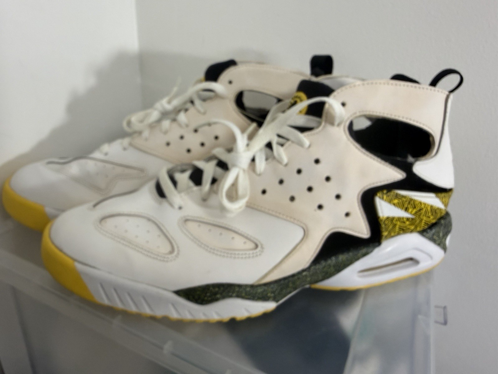 Rare Size 13 - Nike Air Tech Challenge Huarache 630957-100