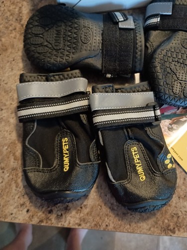 QUMY Dog Shoes for Medium Dog Boots & Paw Protectors Size 5 NEW - Picture 2 of 6