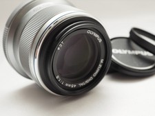 MINT : Olympus M. Zuiko Digital 45mm f/1.8 Micro Four Thirds -Silver #439