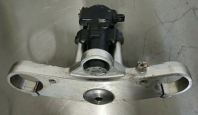 98 99 KAWASAKI NINJA ZX-9R UPPER TRIPLE TREE FORK HOLDER