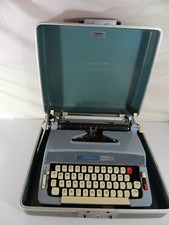 *VERY RARE* Vintage Wards Signature 510D Typewriter with Case *READ DESCRIPTION* thumbnail