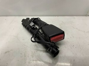 BMW E81 Gurtschloss Gurtstraffer vorne rechts  7126296  7 126 296  33037877G