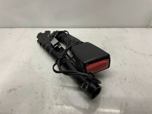 BMW E81 Gurtschloss Gurtstraffer vorne rechts  7126296  7 126 296  33037877G