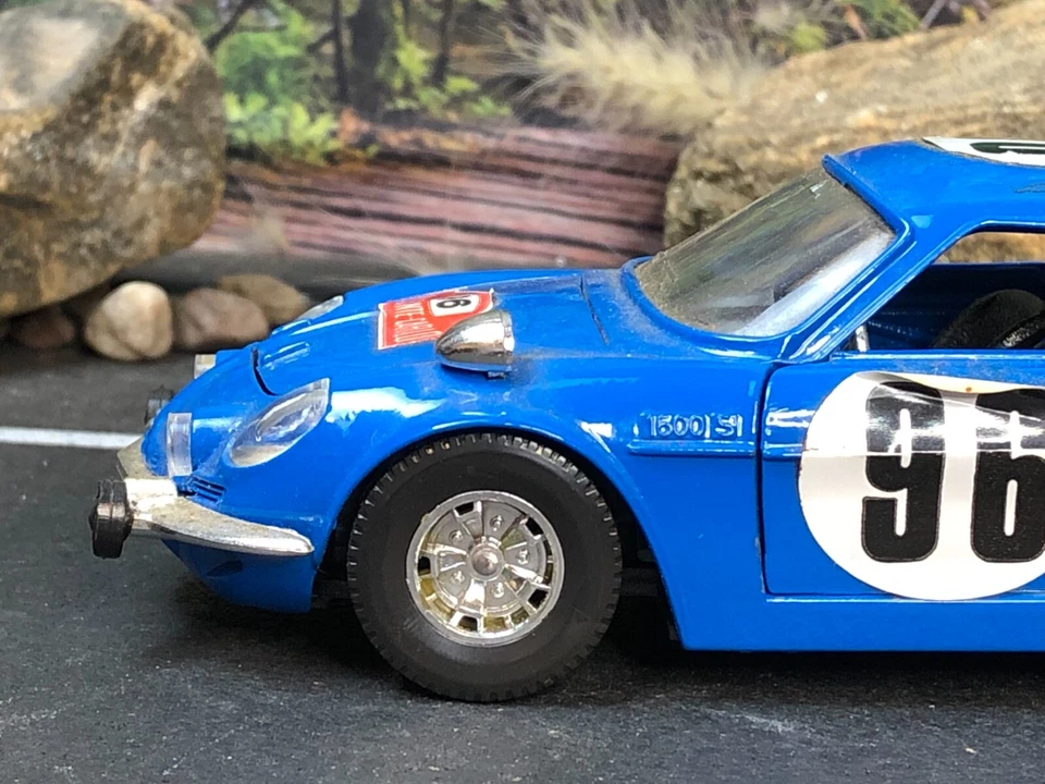 Imperfect 1:24 Diecast Burago Italy ALPINE RENAULT RALLYE MONTE-CARLO #96 No Box - Image 3 of 4