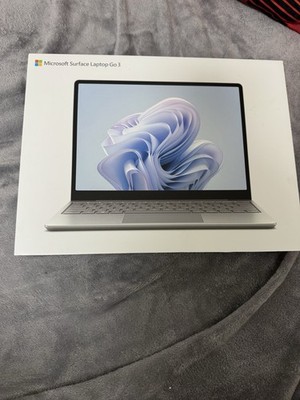 Microsoft Surface Laptop Go 3 i5-1235U/8 GB/256 GB/12,4'' W11H/QWERTZ (XK1-00022)