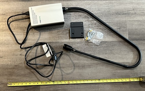 WELCH ALLYN EXAM LIGHT III FIBER OPTIC FLEXIBLE 4' GOOSENECK WALL MOUNT w/O.BOX