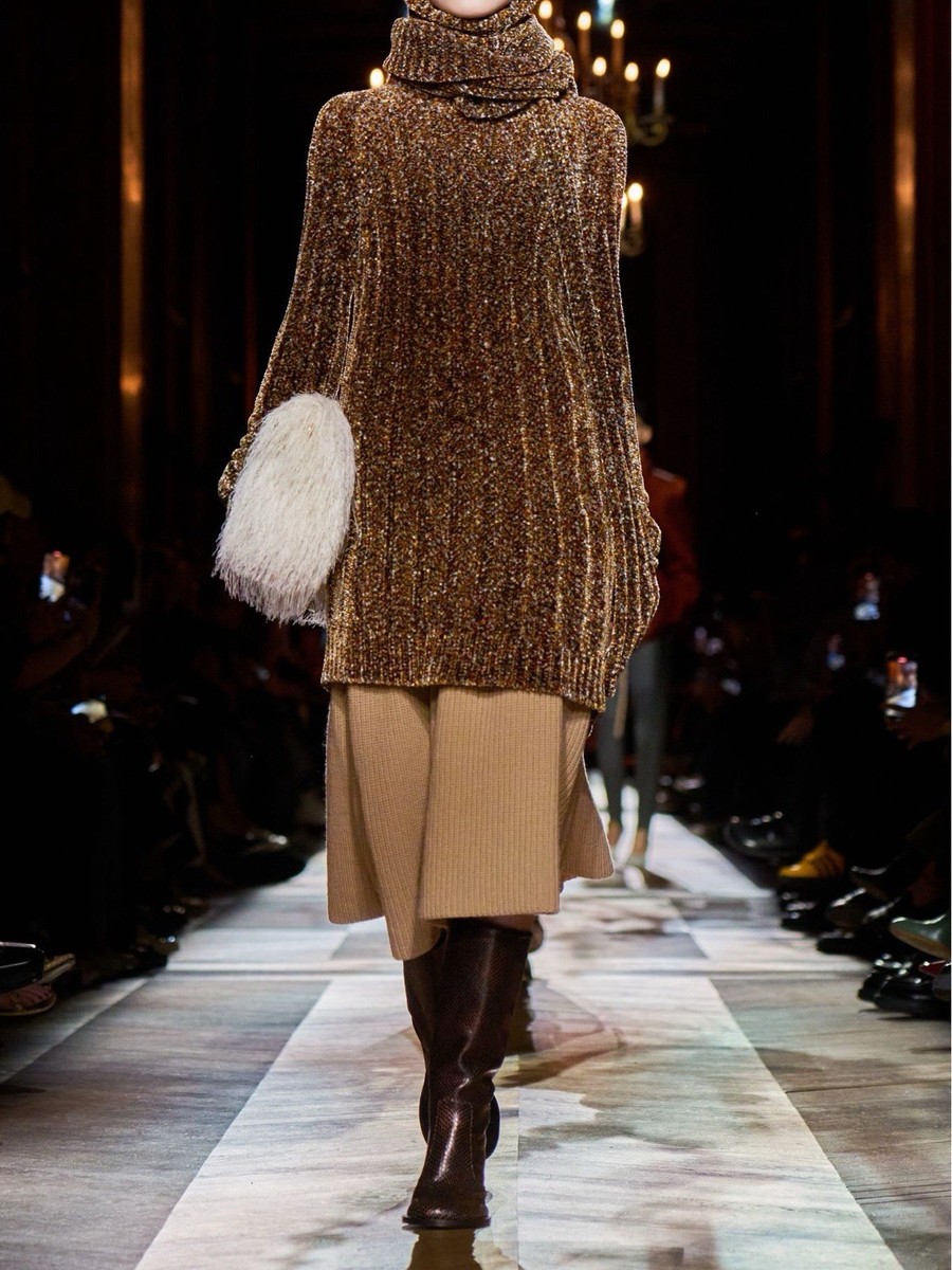 Dries Van Noten Fall 2025 Runway Metallic Gold Oversized