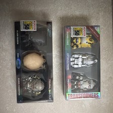 Comic Con Exclusive Figural Bag Clips AVP Alien Queen  Transformers Bumblebee