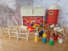 1970's Vintage Fisher Price Little People Play Family Farm 915 Tractor-Silo-Barn