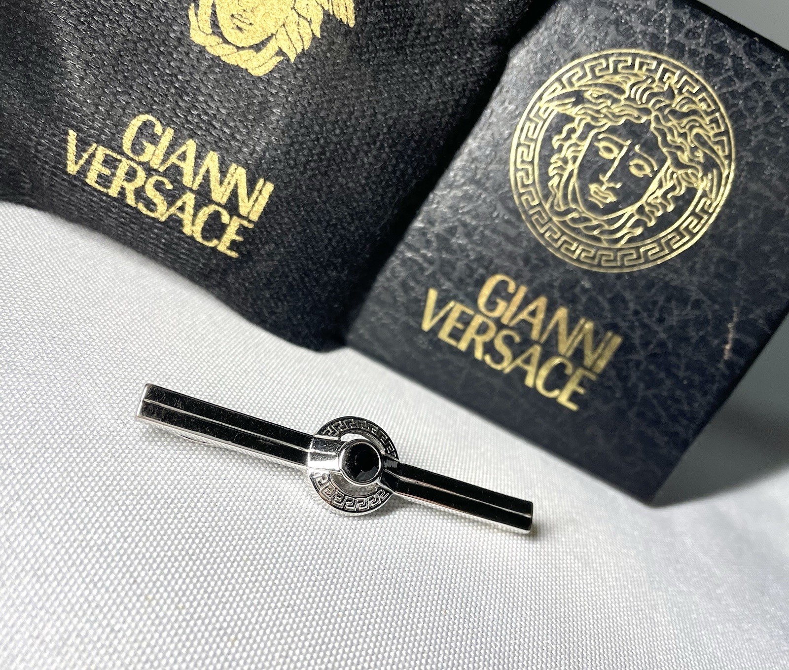 Auth Gianni Versace Greca Design & Black Stone Decor tie clip bar chrome silver thumbnail 4